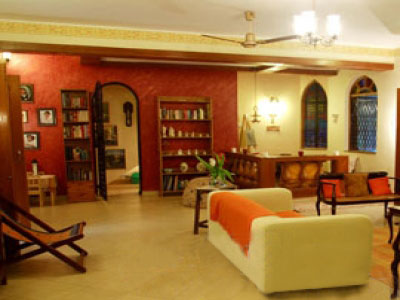 Stain Glass Cottage Living Room/ Hall New